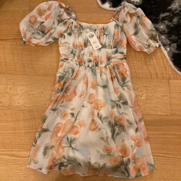 Abercrombie and Fitch Floral Dress - Picture 2 of 6